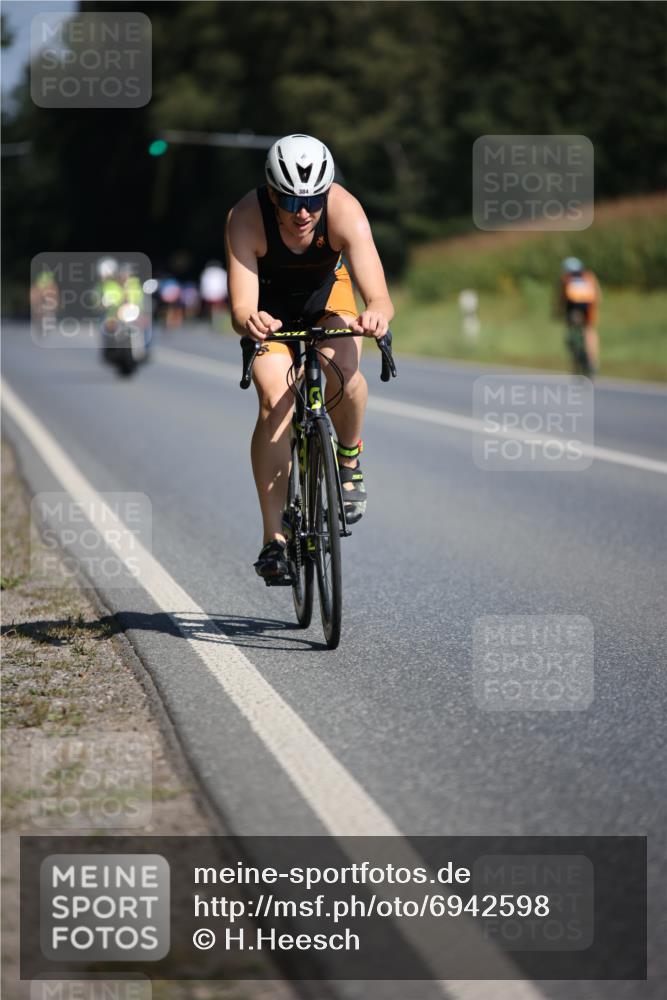 01.09.2024 - 17. Tribühne Triathlon H.Heesch http://msf.ph/oto/6942598 01.09.2024 11:22:11 Radfahren 355, 384, 394, 426, 430, 436, 454 meine-sportfotos.de