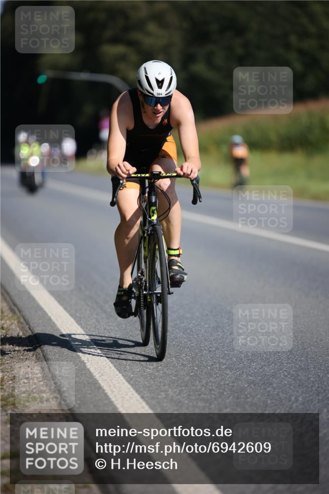 01.09.2024 - 17. Tribühne Triathlon H.Heesch http://msf.ph/oto/6942609 01.09.2024 11:22:12 Radfahren 355, 384, 394, 426, 430, 436, 454 meine-sportfotos.de