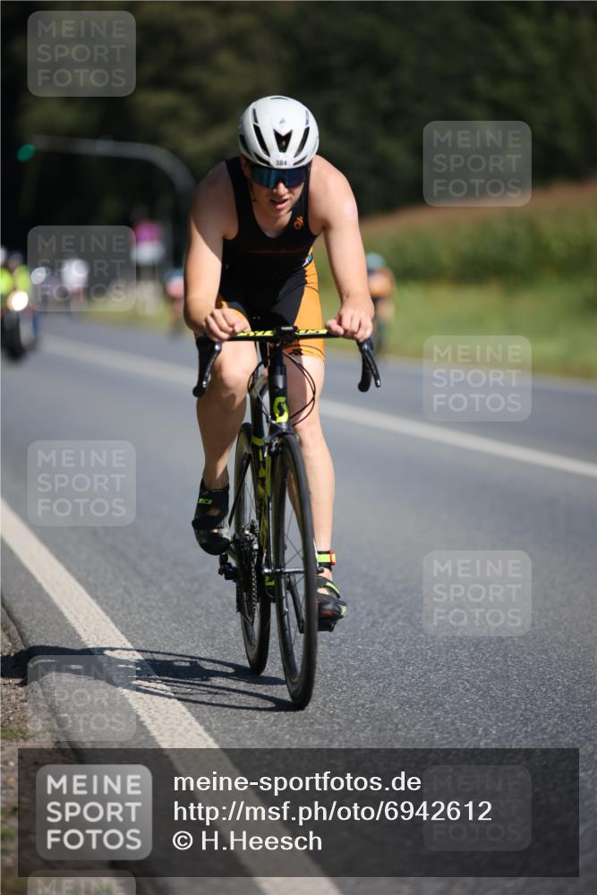 01.09.2024 - 17. Tribühne Triathlon H.Heesch http://msf.ph/oto/6942612 01.09.2024 11:22:12 Radfahren 355, 384, 394, 426, 430, 436, 454 meine-sportfotos.de