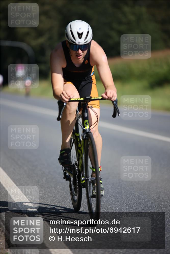 01.09.2024 - 17. Tribühne Triathlon H.Heesch http://msf.ph/oto/6942617 01.09.2024 11:22:12 Radfahren 355, 384, 394, 426, 430, 436, 454 meine-sportfotos.de