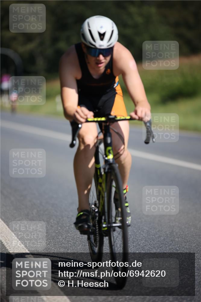 01.09.2024 - 17. Tribühne Triathlon H.Heesch http://msf.ph/oto/6942620 01.09.2024 11:22:12 Radfahren 355, 384, 394, 426, 430, 436, 454 meine-sportfotos.de