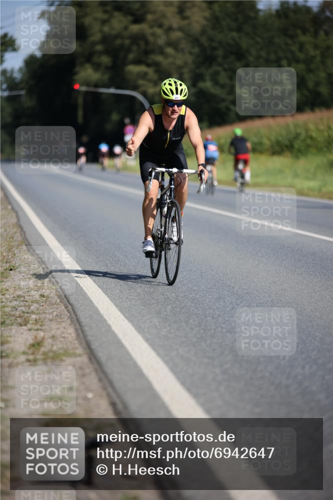 01.09.2024 - 17. Tribühne Triathlon H.Heesch http://msf.ph/oto/6942647 01.09.2024 11:22:28 Radfahren 60, 409, 427 meine-sportfotos.de
