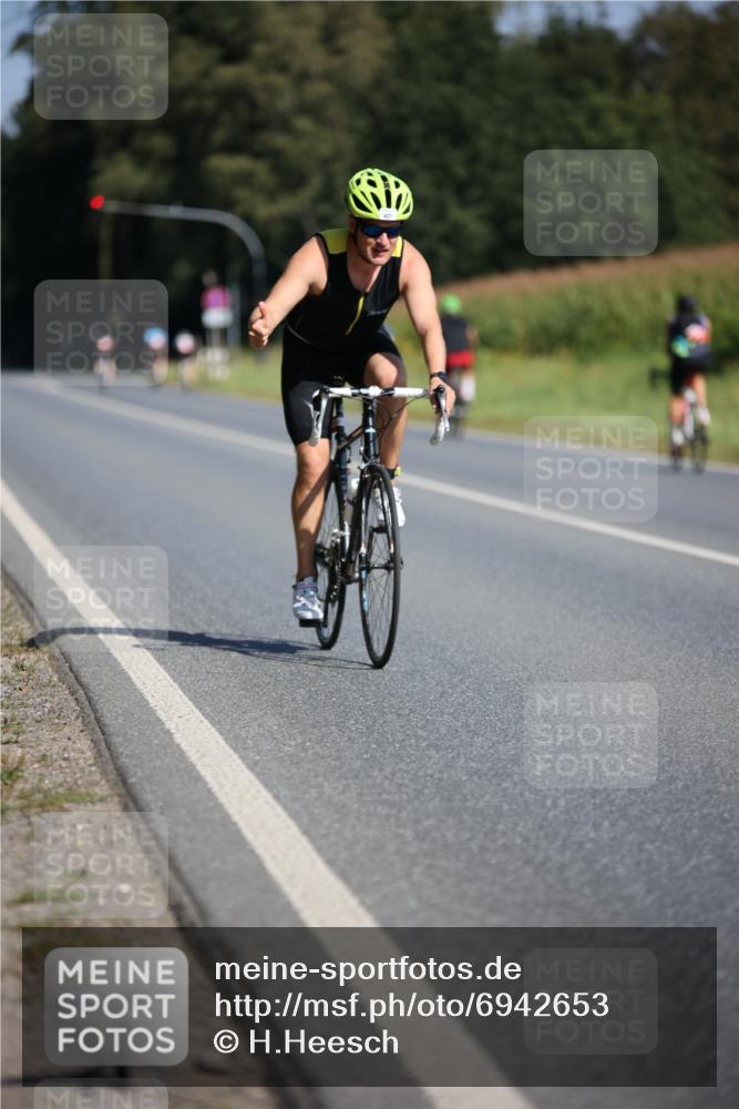 01.09.2024 - 17. Tribühne Triathlon H.Heesch http://msf.ph/oto/6942653 01.09.2024 11:22:28 Radfahren 60, 409, 427 meine-sportfotos.de