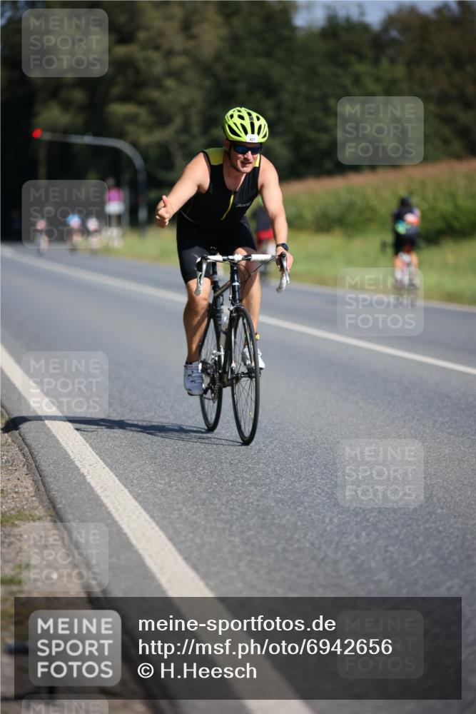 01.09.2024 - 17. Tribühne Triathlon H.Heesch http://msf.ph/oto/6942656 01.09.2024 11:22:28 Radfahren 60, 409, 427 meine-sportfotos.de