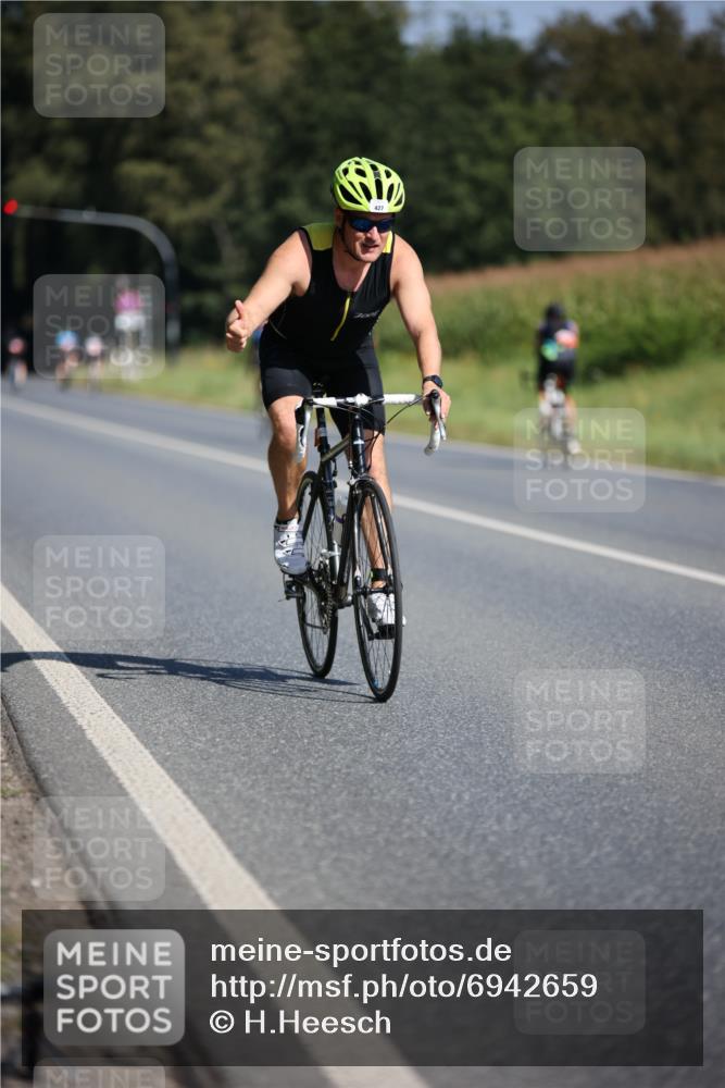 01.09.2024 - 17. Tribühne Triathlon H.Heesch http://msf.ph/oto/6942659 01.09.2024 11:22:28 Radfahren 60, 409, 427 meine-sportfotos.de