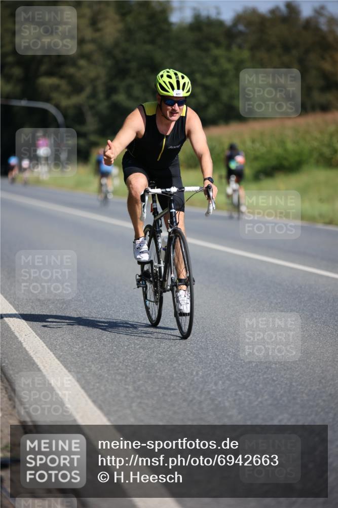 01.09.2024 - 17. Tribühne Triathlon H.Heesch http://msf.ph/oto/6942663 01.09.2024 11:22:28 Radfahren 60, 409, 427 meine-sportfotos.de