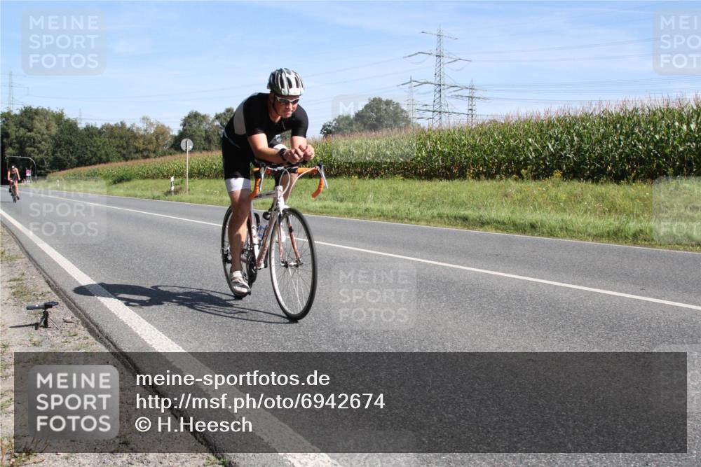 01.09.2024 - 17. Tribühne Triathlon H.Heesch http://msf.ph/oto/6942674 01.09.2024 11:17:12 Radfahren 314, 318, 319, 374, 379, 409, 426 meine-sportfotos.de
