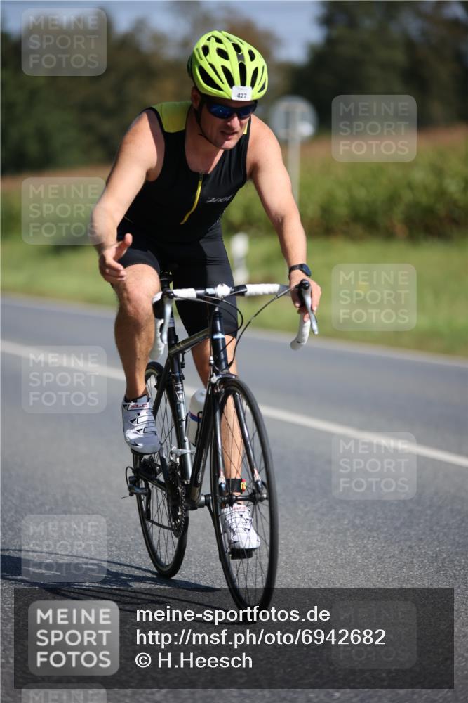 01.09.2024 - 17. Tribühne Triathlon H.Heesch http://msf.ph/oto/6942682 01.09.2024 11:22:29 Radfahren 60, 409, 427 meine-sportfotos.de
