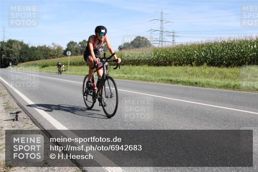 01.09.2024 - 17. Tribühne Triathlon H.Heesch http://msf.ph/oto/6942683 01.09.2024 11:17:15 Radfahren 314, 318, 319, 374, 379, 409, 426 meine-sportfotos.de