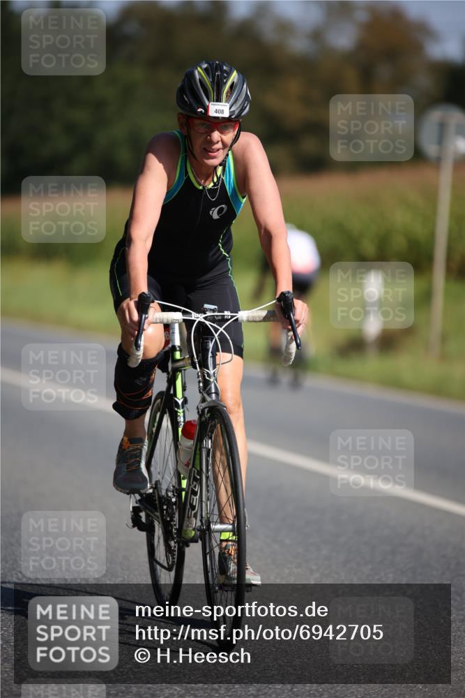 01.09.2024 - 17. Tribühne Triathlon H.Heesch http://msf.ph/oto/6942705 01.09.2024 11:22:47 Radfahren 382, 408, 510 meine-sportfotos.de