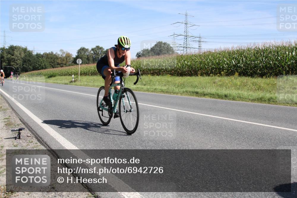 01.09.2024 - 17. Tribühne Triathlon H.Heesch http://msf.ph/oto/6942726 01.09.2024 11:18:05 Radfahren 362, 372, 387, 401 meine-sportfotos.de