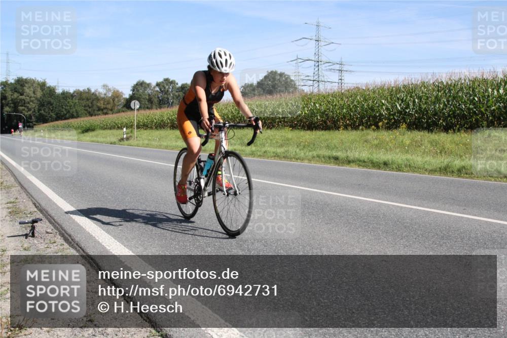 01.09.2024 - 17. Tribühne Triathlon H.Heesch http://msf.ph/oto/6942731 01.09.2024 11:18:08 Radfahren 362, 372, 387, 401 meine-sportfotos.de