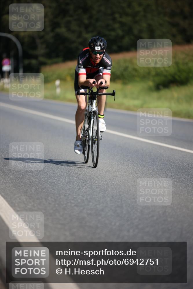01.09.2024 - 17. Tribühne Triathlon H.Heesch http://msf.ph/oto/6942751 01.09.2024 11:24:51 Radfahren 391, 400, 416, 545 meine-sportfotos.de