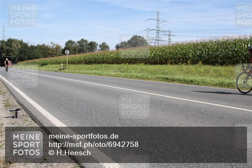 01.09.2024 - 17. Tribühne Triathlon H.Heesch http://msf.ph/oto/6942758 01.09.2024 11:18:56 Radfahren 340, 390 meine-sportfotos.de