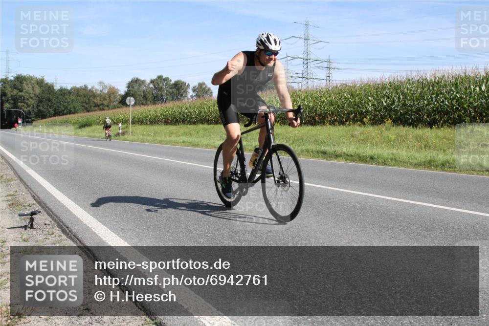 01.09.2024 - 17. Tribühne Triathlon H.Heesch http://msf.ph/oto/6942761 01.09.2024 11:18:59 Radfahren 340, 390 meine-sportfotos.de