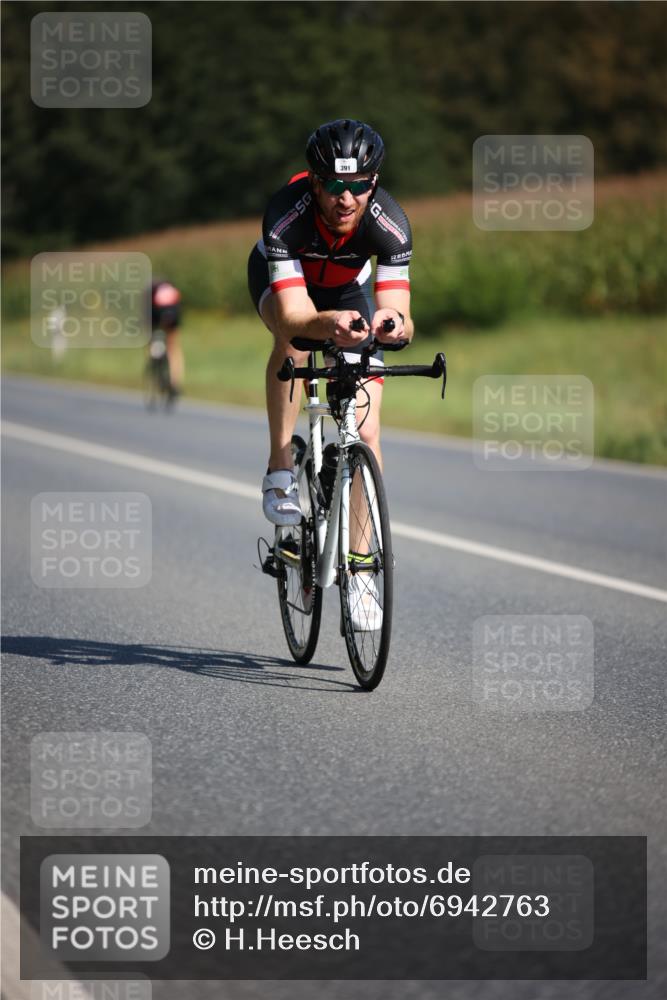01.09.2024 - 17. Tribühne Triathlon H.Heesch http://msf.ph/oto/6942763 01.09.2024 11:24:51 Radfahren 391, 400, 416, 545 meine-sportfotos.de