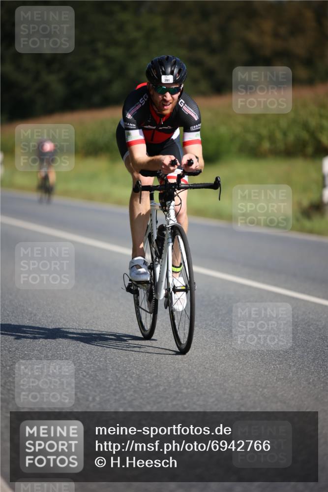 01.09.2024 - 17. Tribühne Triathlon H.Heesch http://msf.ph/oto/6942766 01.09.2024 11:24:52 Radfahren 391, 400, 416, 545 meine-sportfotos.de