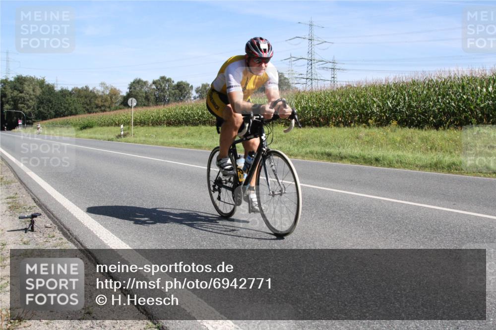 01.09.2024 - 17. Tribühne Triathlon H.Heesch http://msf.ph/oto/6942771 01.09.2024 11:19:18 Radfahren 364, 404, 433 meine-sportfotos.de