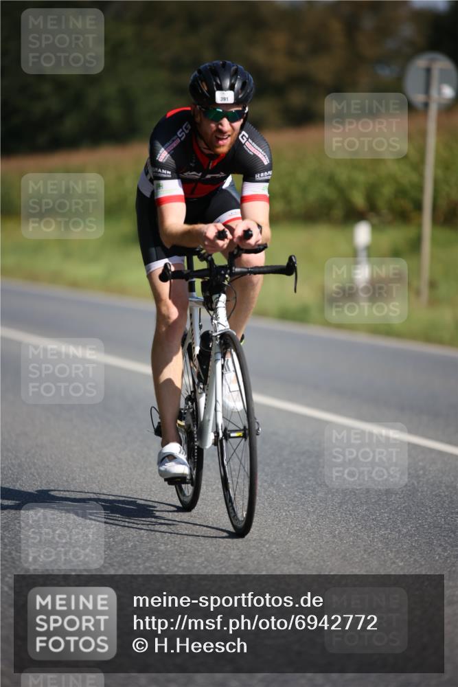 01.09.2024 - 17. Tribühne Triathlon H.Heesch http://msf.ph/oto/6942772 01.09.2024 11:24:52 Radfahren 391, 400, 416, 545 meine-sportfotos.de