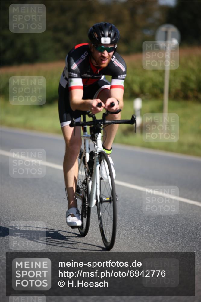 01.09.2024 - 17. Tribühne Triathlon H.Heesch http://msf.ph/oto/6942776 01.09.2024 11:24:52 Radfahren 391, 400, 416, 545 meine-sportfotos.de
