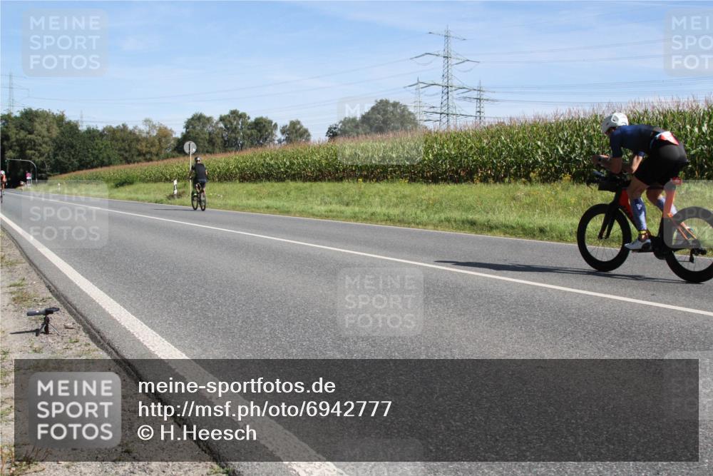 01.09.2024 - 17. Tribühne Triathlon H.Heesch http://msf.ph/oto/6942777 01.09.2024 11:19:24 Radfahren 336, 364, 431, 433 meine-sportfotos.de