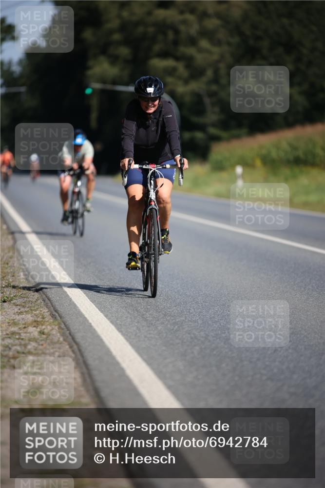 01.09.2024 - 17. Tribühne Triathlon H.Heesch http://msf.ph/oto/6942784 01.09.2024 11:24:55 Radfahren 400, 416, 470 meine-sportfotos.de