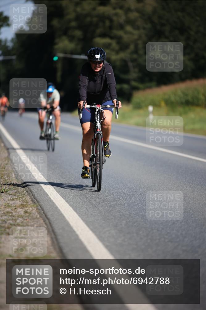 01.09.2024 - 17. Tribühne Triathlon H.Heesch http://msf.ph/oto/6942788 01.09.2024 11:24:55 Radfahren 400, 416, 470 meine-sportfotos.de
