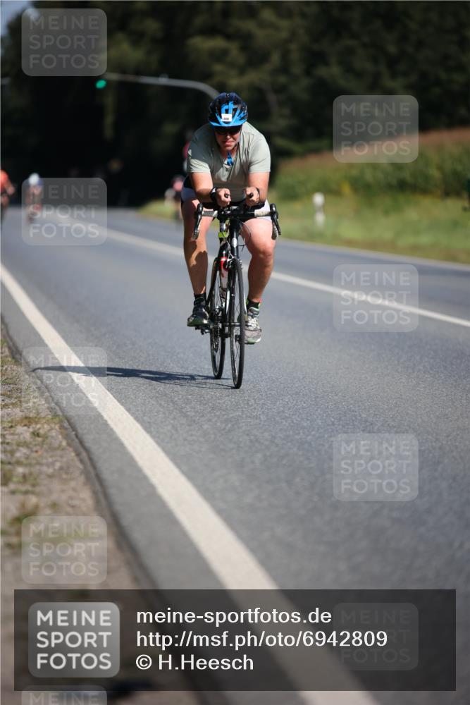 01.09.2024 - 17. Tribühne Triathlon H.Heesch http://msf.ph/oto/6942809 01.09.2024 11:24:57 Radfahren 396, 400, 416, 470 meine-sportfotos.de
