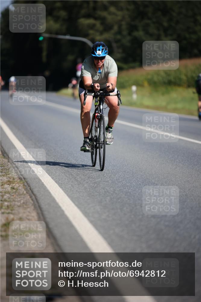 01.09.2024 - 17. Tribühne Triathlon H.Heesch http://msf.ph/oto/6942812 01.09.2024 11:24:57 Radfahren 396, 400, 416, 470 meine-sportfotos.de