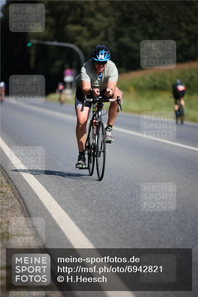01.09.2024 - 17. Tribühne Triathlon H.Heesch http://msf.ph/oto/6942821 01.09.2024 11:24:58 Radfahren 396, 400, 415, 416, 470 meine-sportfotos.de