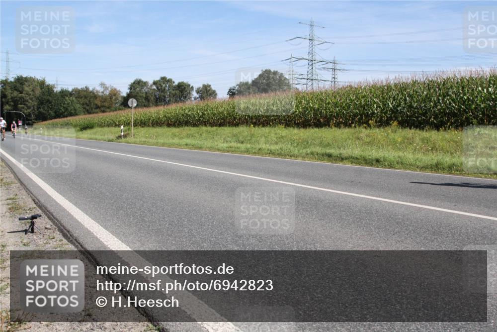 01.09.2024 - 17. Tribühne Triathlon H.Heesch http://msf.ph/oto/6942823 01.09.2024 11:21:24 Radfahren 369, 376, 399 meine-sportfotos.de