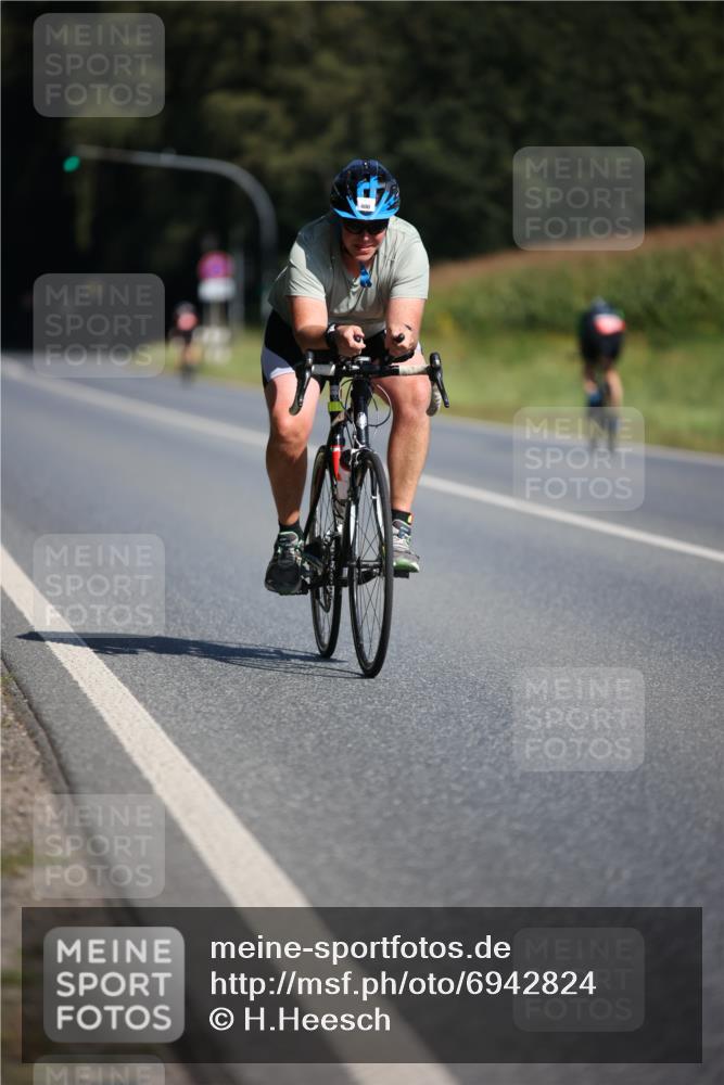 01.09.2024 - 17. Tribühne Triathlon H.Heesch http://msf.ph/oto/6942824 01.09.2024 11:24:58 Radfahren 396, 400, 415, 416, 470 meine-sportfotos.de