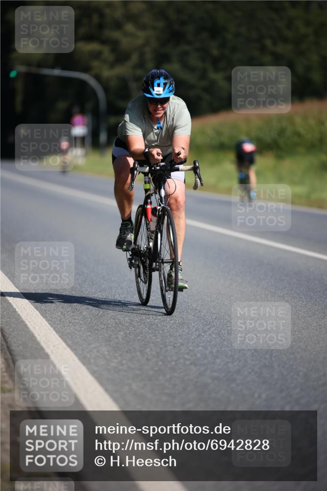 01.09.2024 - 17. Tribühne Triathlon H.Heesch http://msf.ph/oto/6942828 01.09.2024 11:24:58 Radfahren 396, 400, 415, 416, 470 meine-sportfotos.de