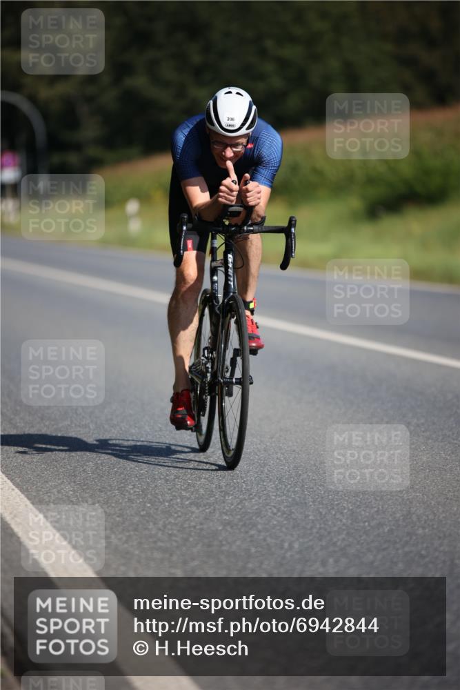 01.09.2024 - 17. Tribühne Triathlon H.Heesch http://msf.ph/oto/6942844 01.09.2024 11:25:06 Radfahren 335, 396, 403, 415, 474, 486, 553 meine-sportfotos.de