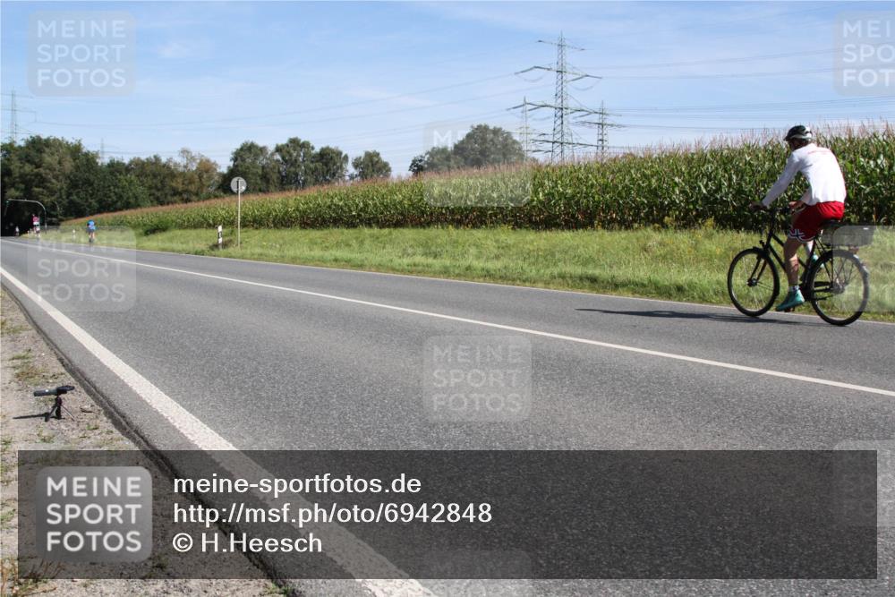 01.09.2024 - 17. Tribühne Triathlon H.Heesch http://msf.ph/oto/6942848 01.09.2024 11:21:48 Radfahren 308, 347, 385 meine-sportfotos.de