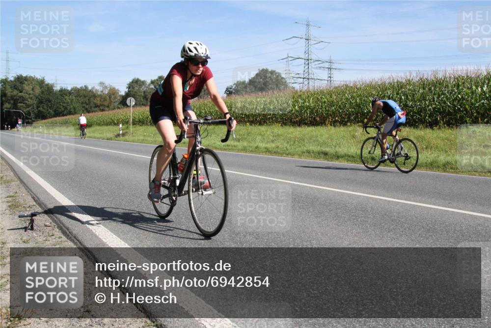 01.09.2024 - 17. Tribühne Triathlon H.Heesch http://msf.ph/oto/6942854 01.09.2024 11:21:54 Radfahren 308, 361, 385, 413, 420 meine-sportfotos.de