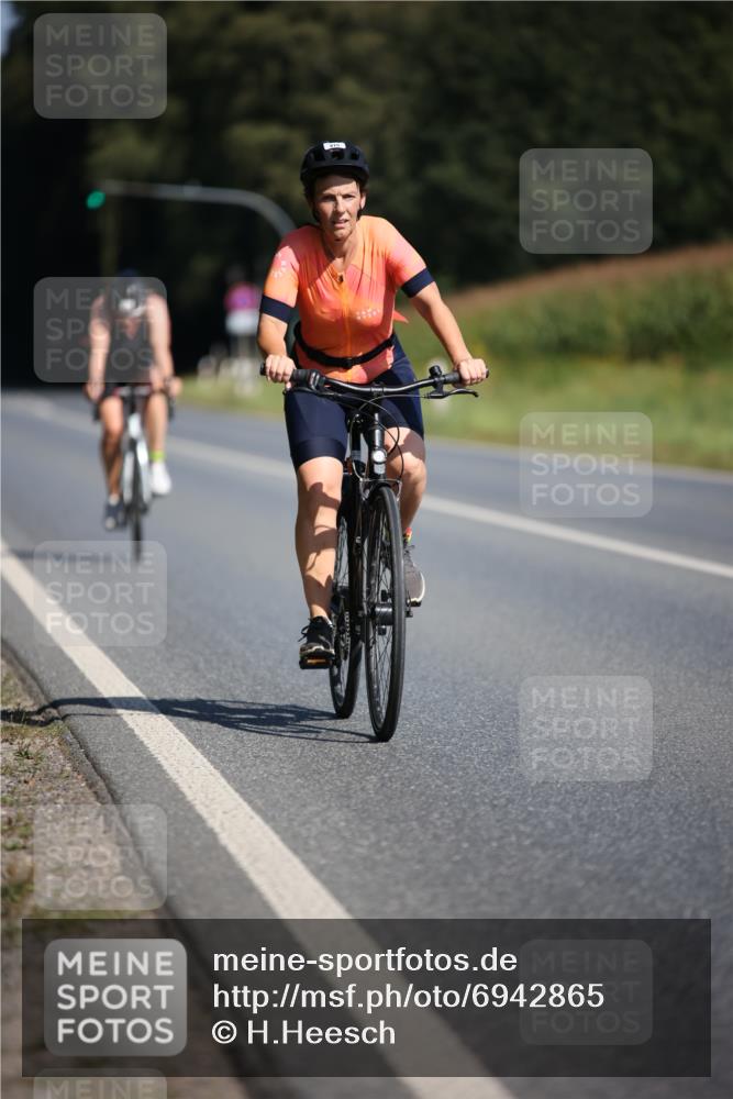 01.09.2024 - 17. Tribühne Triathlon H.Heesch http://msf.ph/oto/6942865 01.09.2024 11:25:07 Radfahren 335, 336, 396, 403, 415, 474, 486, 553 meine-sportfotos.de