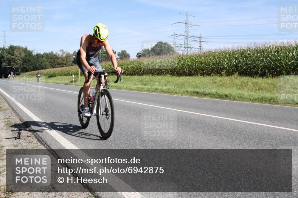 01.09.2024 - 17. Tribühne Triathlon H.Heesch http://msf.ph/oto/6942875 01.09.2024 11:22:07 Radfahren 309, 317, 384, 394, 436 meine-sportfotos.de