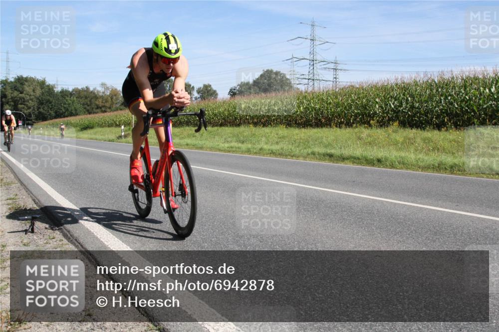 01.09.2024 - 17. Tribühne Triathlon H.Heesch http://msf.ph/oto/6942878 01.09.2024 11:22:11 Radfahren 317, 355, 384, 394, 426, 436, 454 meine-sportfotos.de