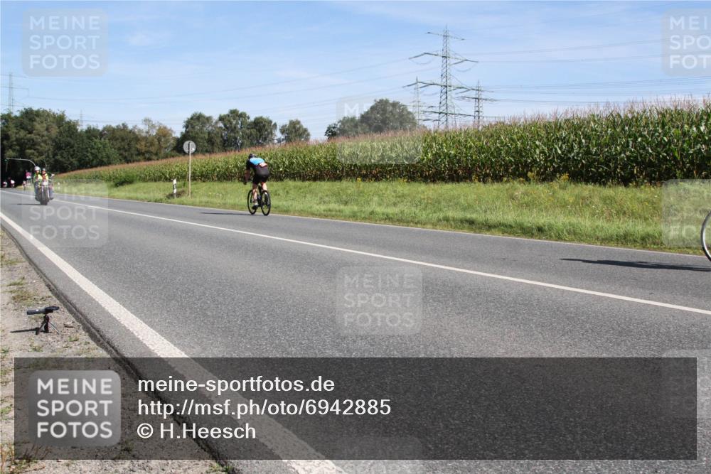 01.09.2024 - 17. Tribühne Triathlon H.Heesch http://msf.ph/oto/6942885 01.09.2024 11:22:14 Radfahren 355, 384, 394, 426, 436, 454 meine-sportfotos.de