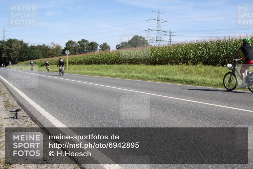 01.09.2024 - 17. Tribühne Triathlon H.Heesch http://msf.ph/oto/6942895 01.09.2024 11:22:18 Radfahren 355, 426, 430, 446, 454 meine-sportfotos.de