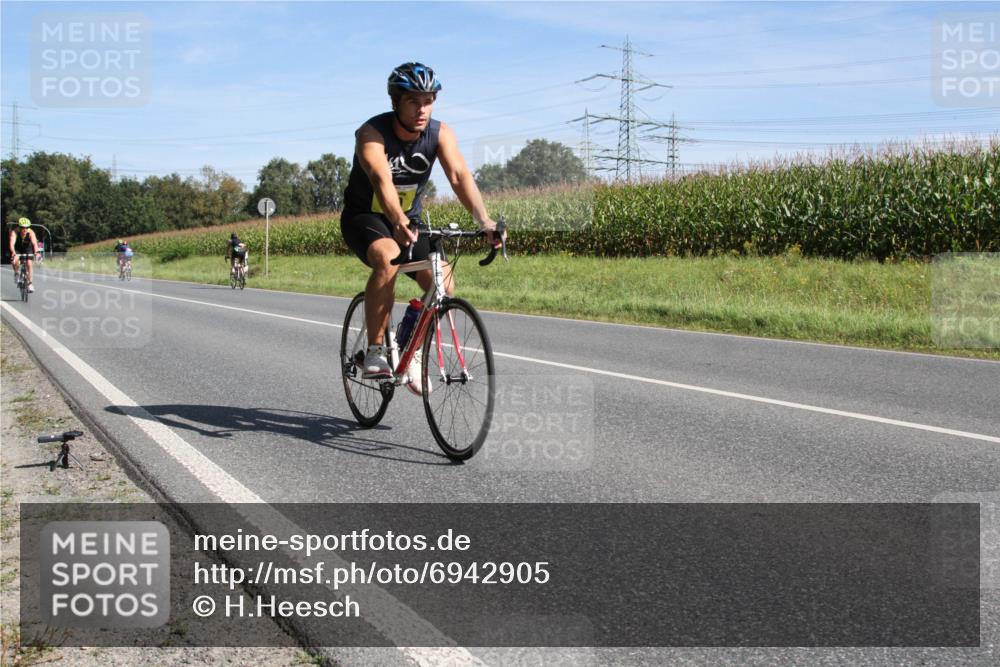 01.09.2024 - 17. Tribühne Triathlon H.Heesch http://msf.ph/oto/6942905 01.09.2024 11:22:27 Radfahren 60, 427, 446 meine-sportfotos.de