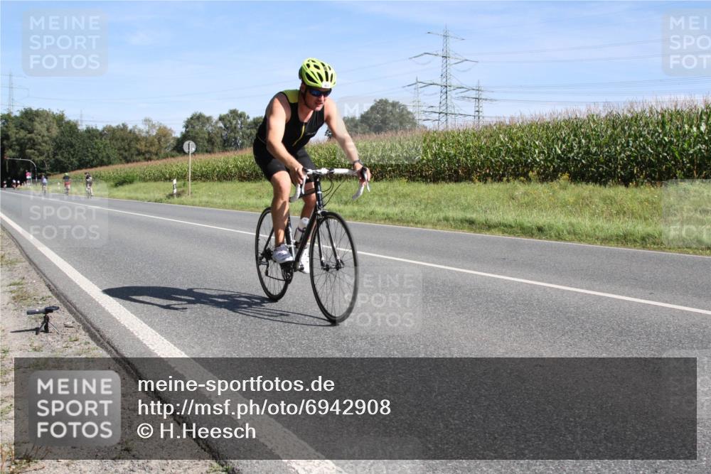 01.09.2024 - 17. Tribühne Triathlon H.Heesch http://msf.ph/oto/6942908 01.09.2024 11:22:29 Radfahren 60, 409, 427 meine-sportfotos.de