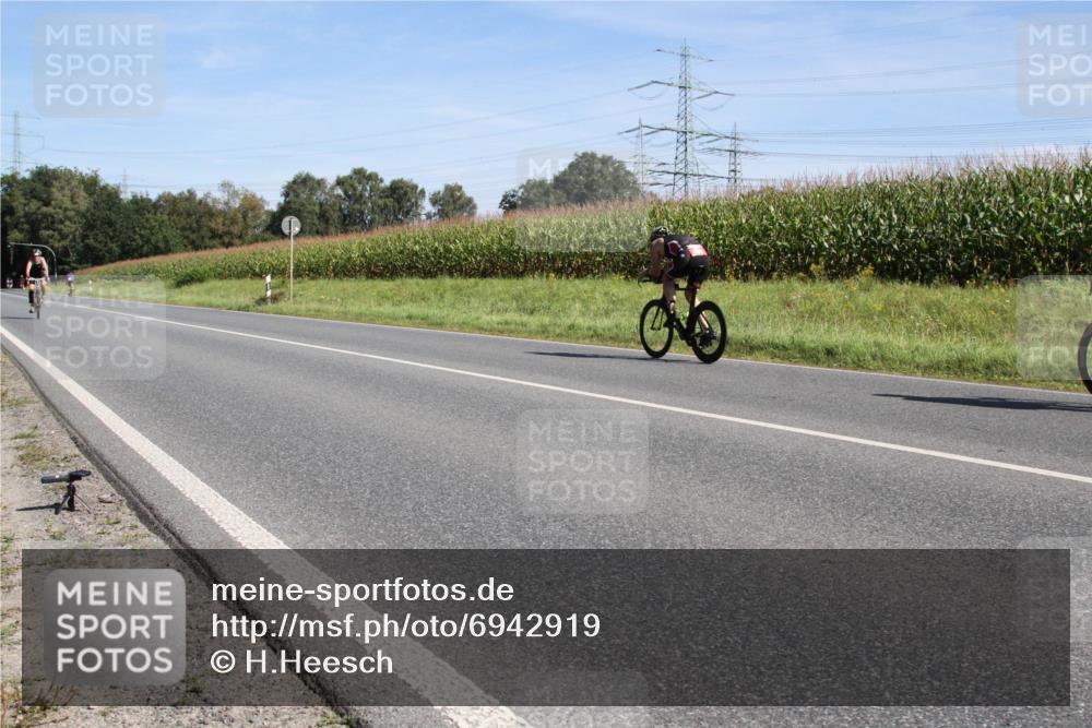 01.09.2024 - 17. Tribühne Triathlon H.Heesch http://msf.ph/oto/6942919 01.09.2024 11:22:45 Radfahren 382, 387, 408, 489 meine-sportfotos.de