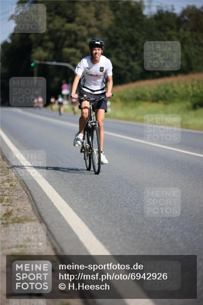 01.09.2024 - 17. Tribühne Triathlon H.Heesch http://msf.ph/oto/6942926 01.09.2024 11:25:31 Radfahren 334, 363, 478, 495, 498 meine-sportfotos.de