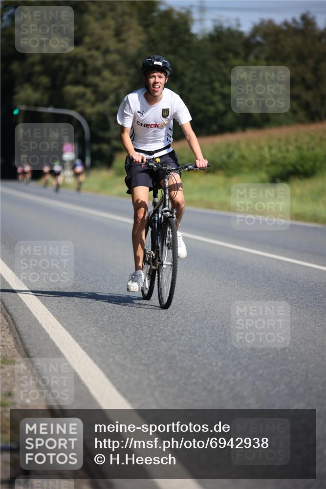 01.09.2024 - 17. Tribühne Triathlon H.Heesch http://msf.ph/oto/6942938 01.09.2024 11:25:31 Radfahren 334, 363, 478, 495, 498 meine-sportfotos.de