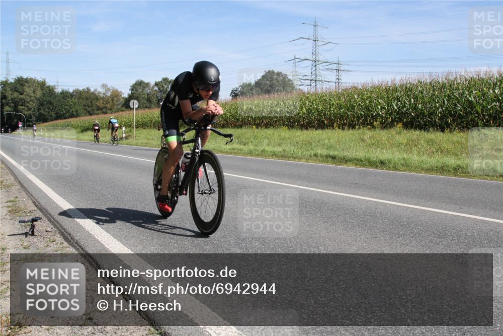01.09.2024 - 17. Tribühne Triathlon H.Heesch http://msf.ph/oto/6942944 01.09.2024 11:23:04 Radfahren 331, 341, 395, 423, 509 meine-sportfotos.de