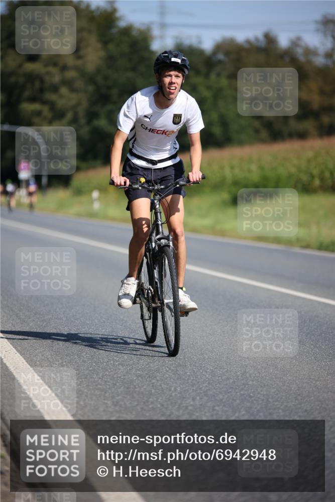 01.09.2024 - 17. Tribühne Triathlon H.Heesch http://msf.ph/oto/6942948 01.09.2024 11:25:31 Radfahren 334, 363, 478, 495, 498 meine-sportfotos.de
