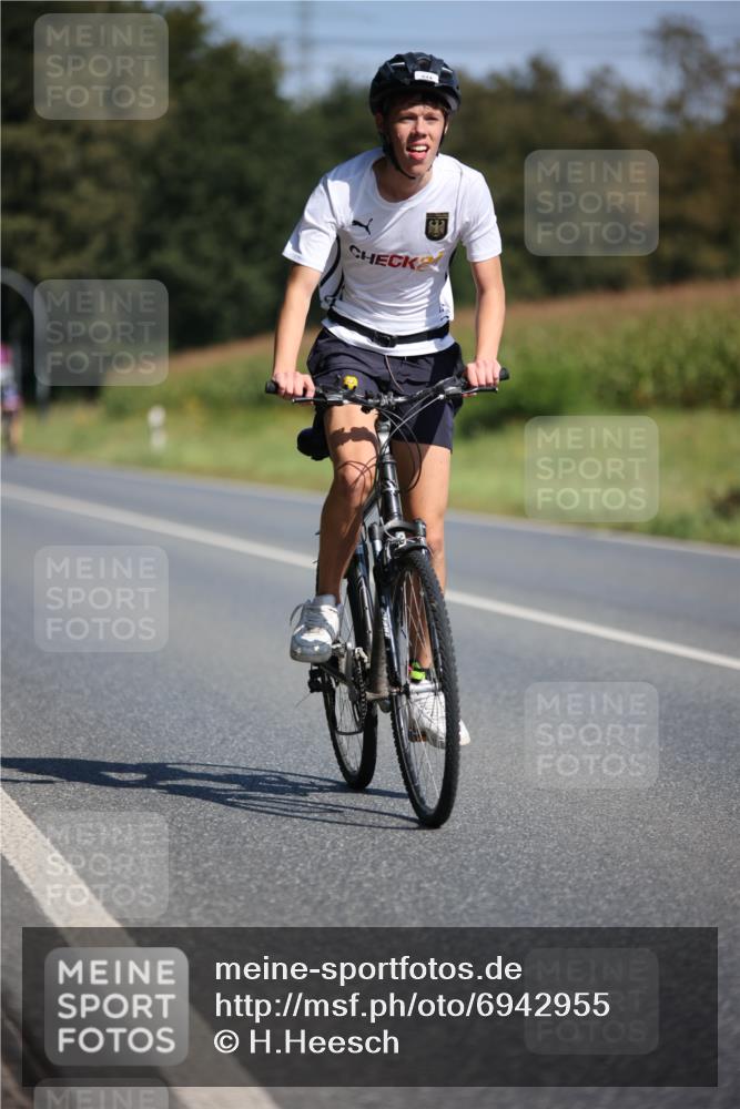 01.09.2024 - 17. Tribühne Triathlon H.Heesch http://msf.ph/oto/6942955 01.09.2024 11:25:32 Radfahren 334, 363, 478, 495, 498 meine-sportfotos.de
