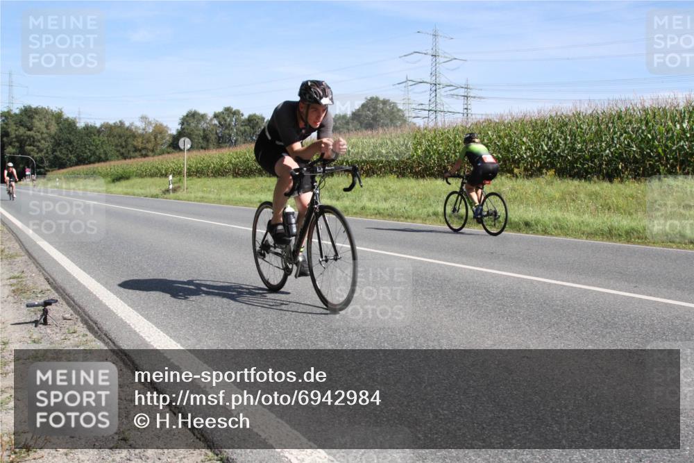 01.09.2024 - 17. Tribühne Triathlon H.Heesch http://msf.ph/oto/6942984 01.09.2024 11:23:58 Radfahren 349, 406, 412, 421, 434 meine-sportfotos.de